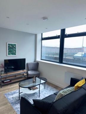 Modern Apartment, 5 Mins to Old Trafford with Free Parking and WiFi